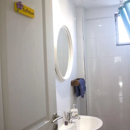 بيت شباب Lima Sol House