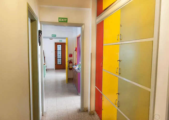 Hostal Lima Sol House *