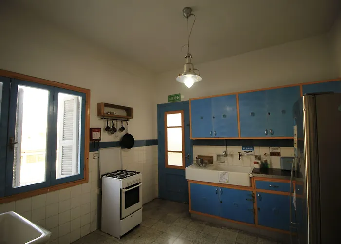 אכסניה Lima Sol House לימסול